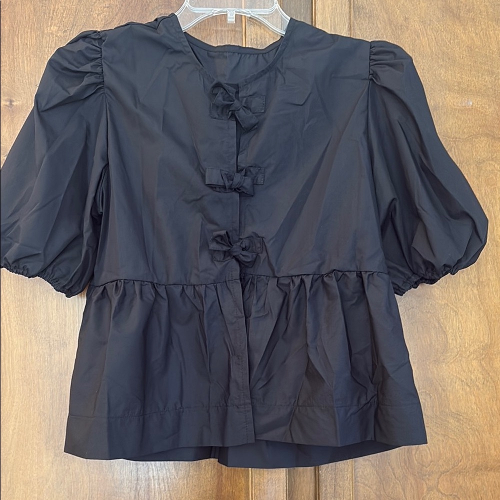 Black Puff Sleeve Top